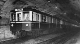 Tren historico de la linea D de Palermo
